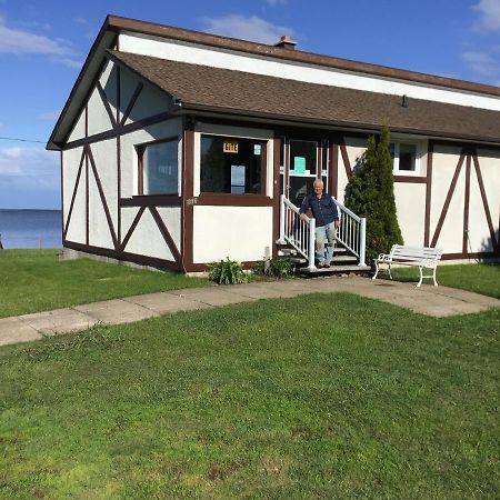 Gite Au Bord De La Baie Bed and Breakfast Bouctouche Exterior foto