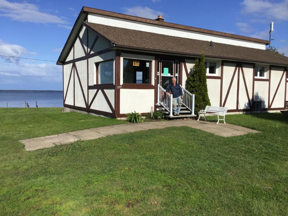 Gite Au Bord De La Baie Bed and Breakfast Bouctouche Exterior foto